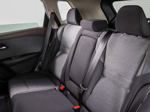 Used 2023 Nissan Rogue SV image 24