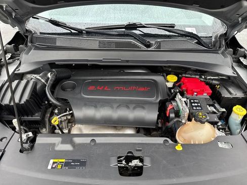 Used 2021 Jeep Compass Limited image 32