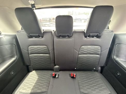 Certified 2025 Nissan Pathfinder SV FWD image 22