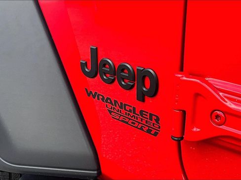 Used 2021 Jeep Wrangler Unlimited Sport AWD/4WD image 8