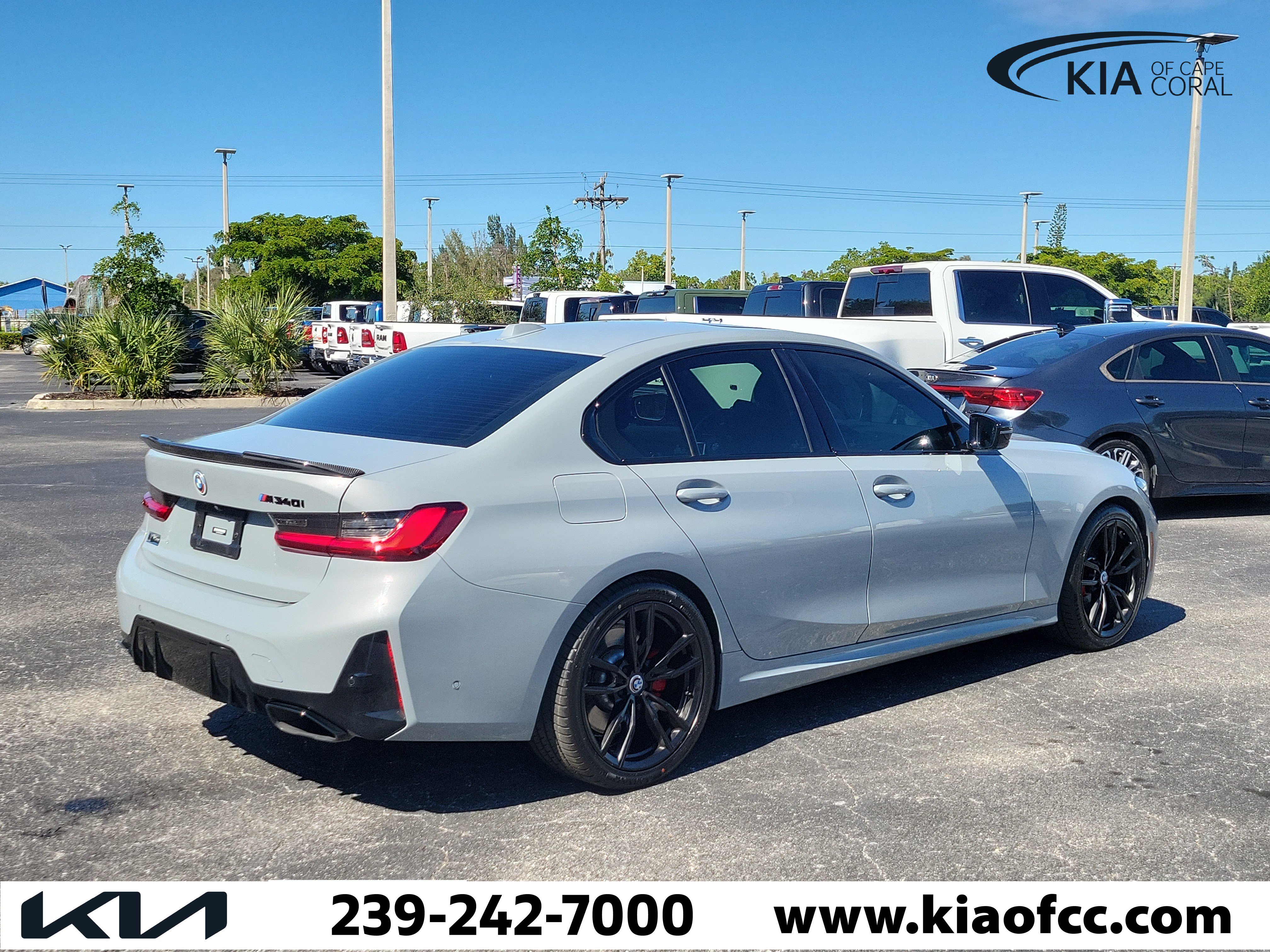Used 2023 BMW M340i RWD image 6