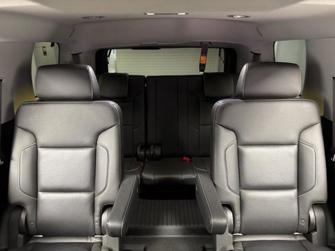 Used 2019 Chevrolet Tahoe Premier AWD/4WD image 32