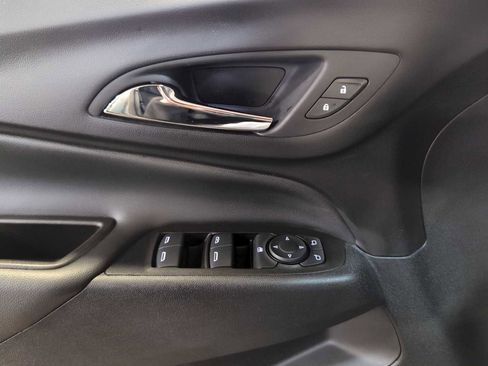 Used 2023 Chevrolet Equinox LT image 22