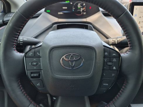 Used 2025 Toyota Prius Plug-In Hybrid FWD image 20