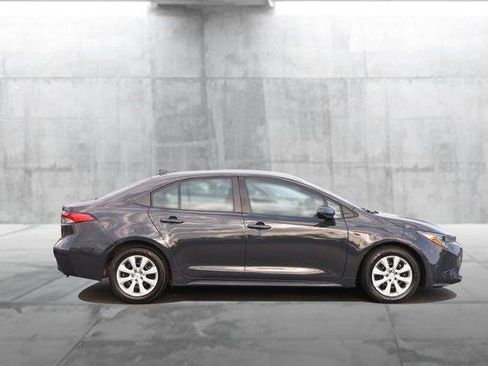 Used 2024 Toyota Corolla LE FWD image 5