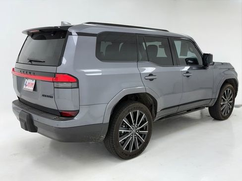 Used 2025 Lexus GX 550 w/ Accessory Package (2T) image 21