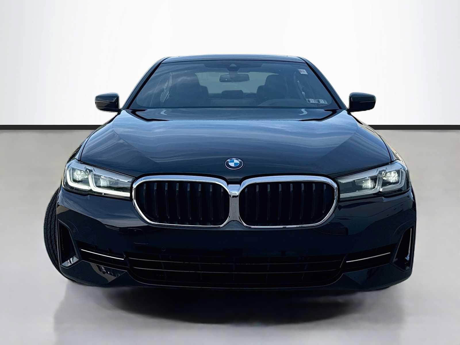 Used 2023 BMW 530i xDrive w/ Premium Package AWD/4WD image 2
