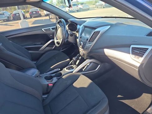 Used 2017 Hyundai Veloster Value Edition image 10