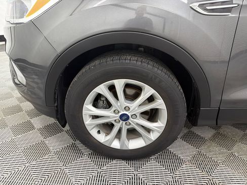 Used 2018 Ford Escape SE w/ SE Sync 3 Package FWD image 12