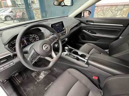 Used 2023 Nissan Altima 2.5 SV image 12