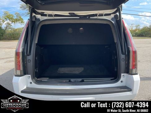 Used 2016 Cadillac Escalade 2WD image 26