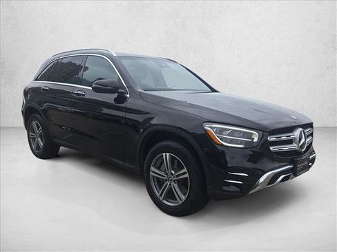 Used 2022 Mercedes-Benz GLC 300 4MATIC image 3