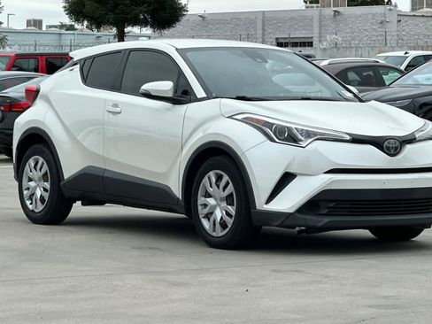 Used 2019 Toyota C-HR LE FWD image 10