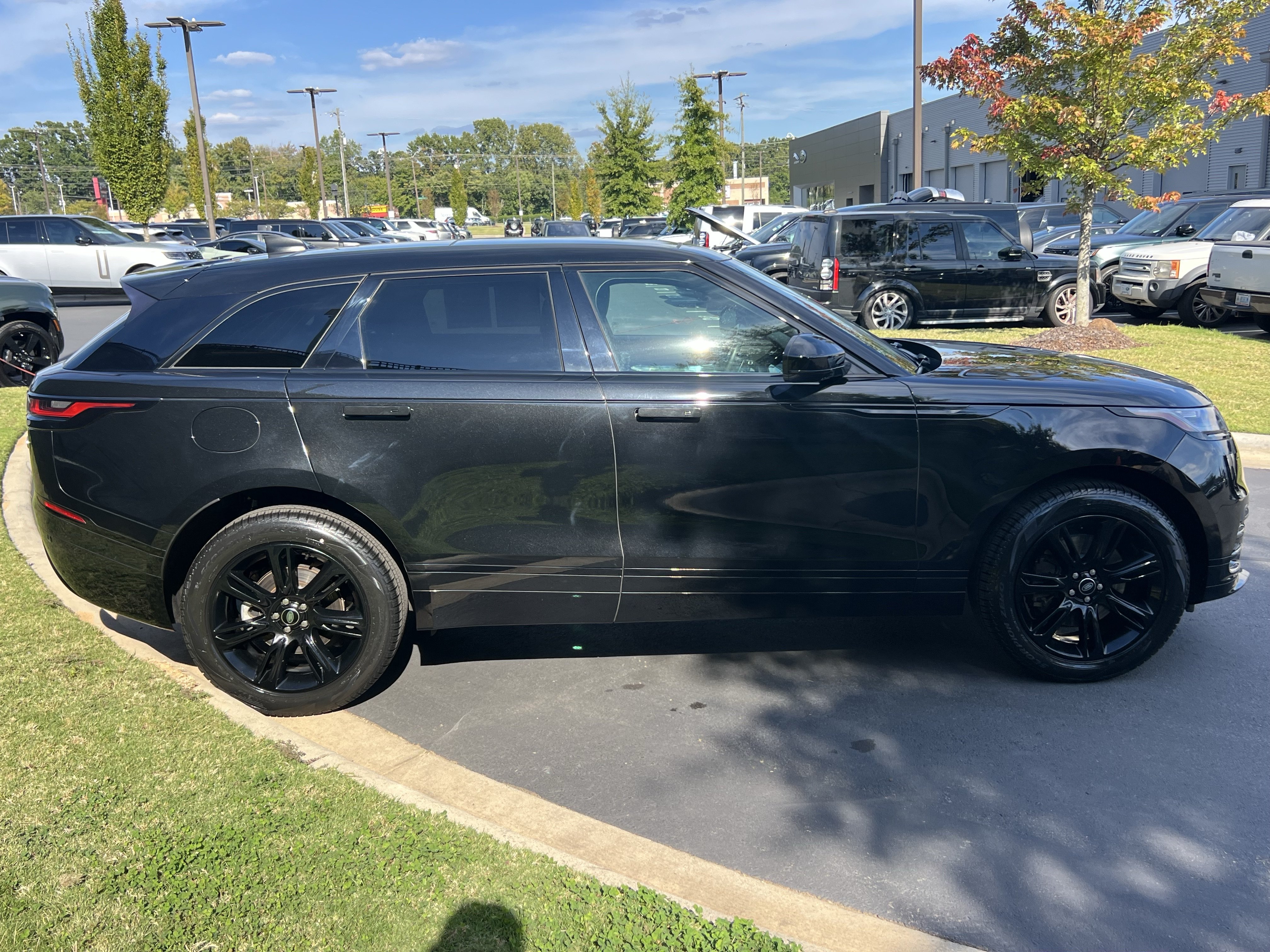 Certified 2023 Land Rover Range Rover Velar R-Dynamic S AWD/4WD image 8