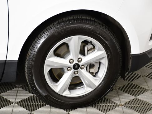 Used 2023 Ford Edge SE image 52