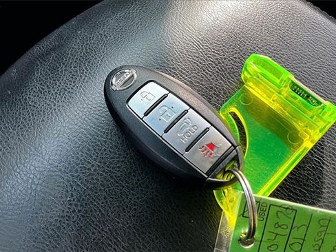 Used 2013 Nissan Armada Platinum image 35