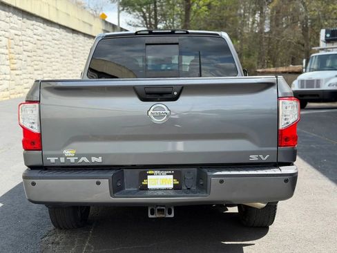 Used 2017 Nissan Titan SV RWD image 7