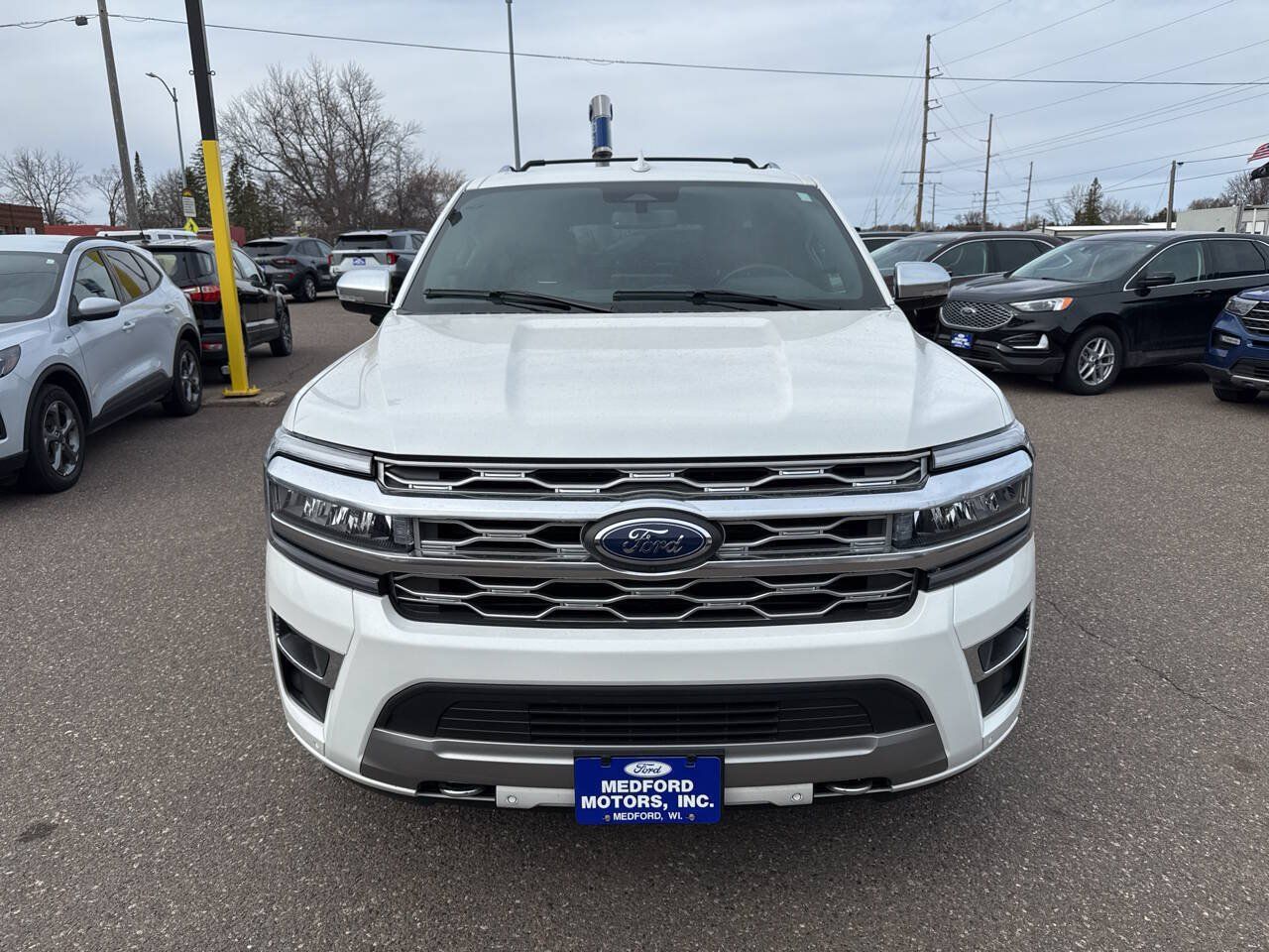 Used 2023 Ford Expedition Max Platinum AWD/4WD image 3