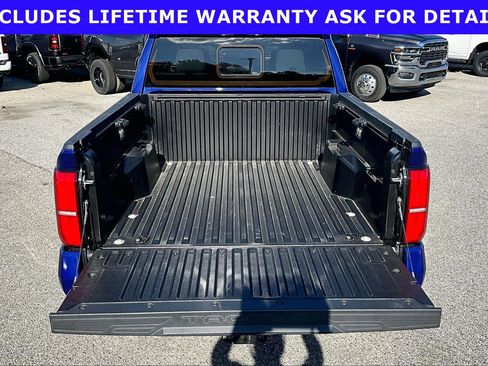 Used 2024 Toyota Tacoma SR5 AWD/4WD image 28