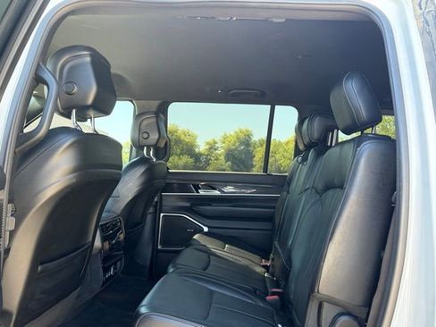 Used 2022 Jeep Wagoneer Series II image 25