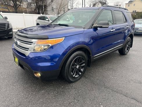 Used 2015 Ford Explorer XLT w/ Equipment Group 201A image 7