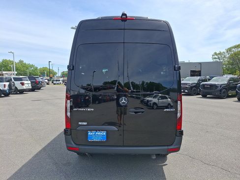 Used 2025 Mercedes-Benz Sprinter 2500 image 5