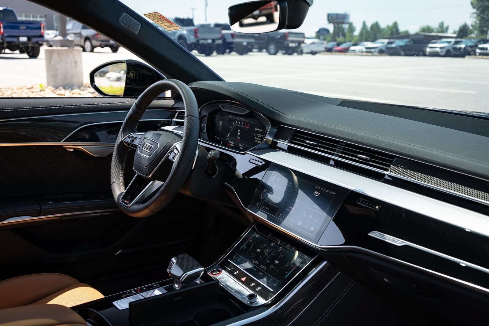Used 2024 Audi S8 AWD/4WD image 57