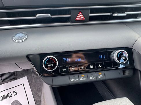 Used 2023 Hyundai Elantra SEL image 27