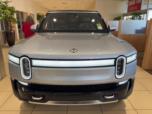 Used 2023 Rivian R1S Adventure image 6