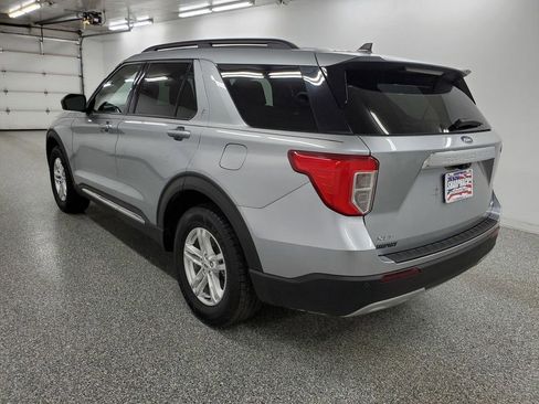 Used 2023 Ford Explorer XLT w/ Equipment Group 202A image 6