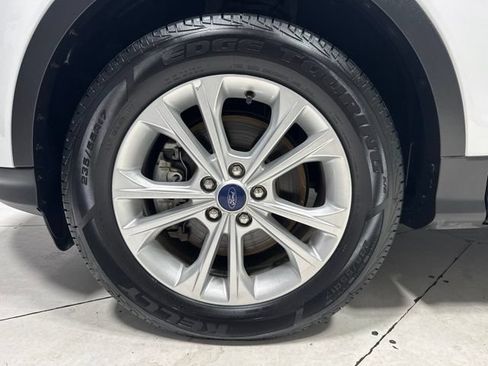Used 2017 Ford Escape SE AWD/4WD image 10