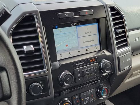 Used 2017 Ford F250 XLT w/ XLT Premium Package AWD/4WD image 18