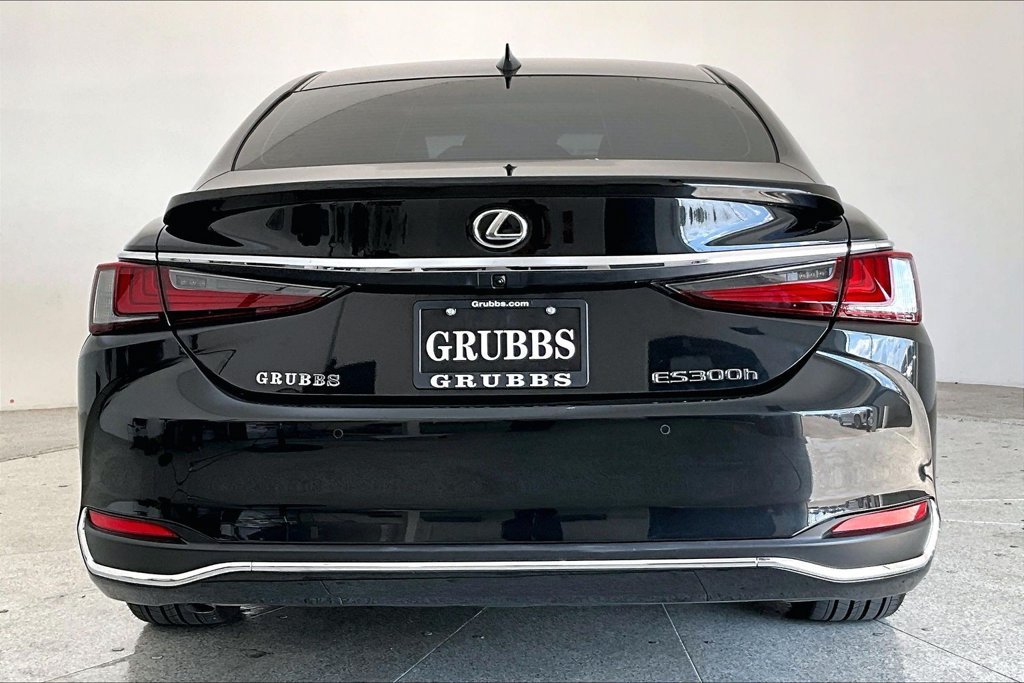 Used 2025 Lexus ES 300h w/ Premium Package FWD image 4