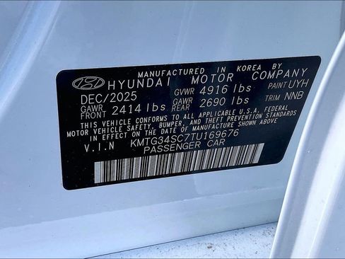 New 2026 Genesis G70 2.5T Prestige image 8