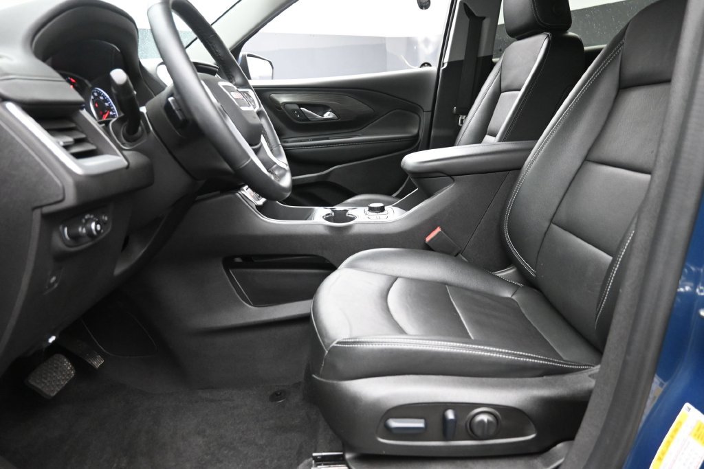 Used 2024 GMC Terrain SLT AWD/4WD image 17