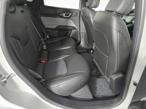 New 2026 Jeep Compass Latitude AWD/4WD image 38