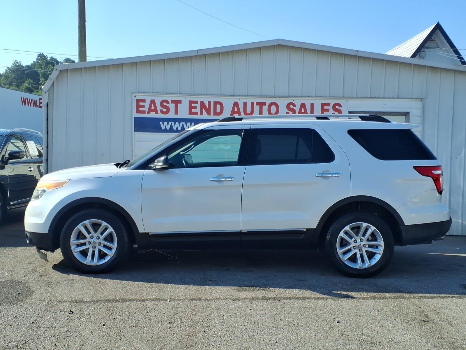 Used 2013 Ford Explorer XLT FWD image 2