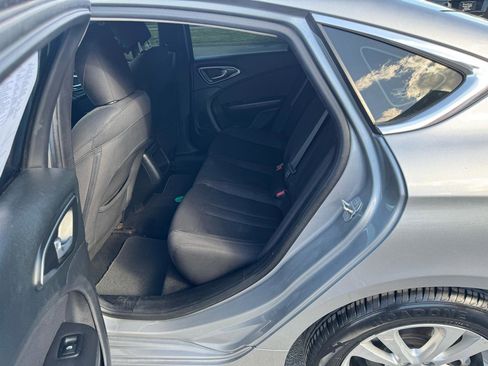 Used 2016 Chrysler 200 Limited w/ Convenience Group FWD image 11