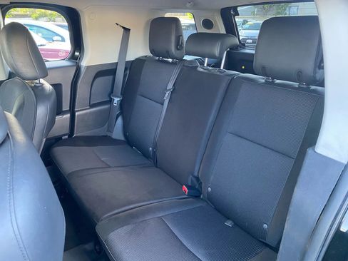 Used 2014 Toyota FJ Cruiser 4WD w/ Upgrade Package image 9