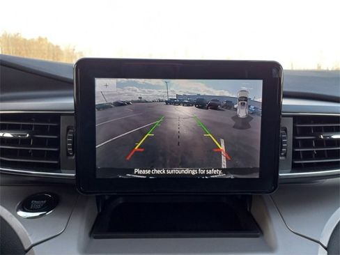 Used 2023 Ford Explorer XLT w/ Equipment Group 202A image 20