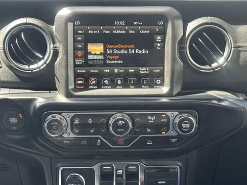 Used 2021 Jeep Wrangler Unlimited Sahara w/ Cold Weather Group AWD/4WD image 19