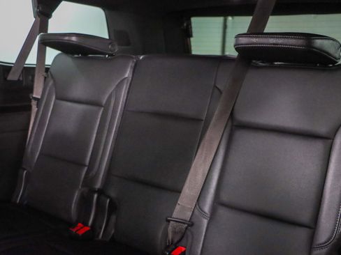 Used 2021 Chevrolet Suburban Z71 image 29