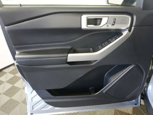 Certified 2022 Ford Explorer Limited AWD/4WD image 30