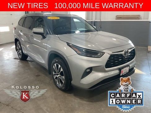 Used 2023 Toyota Highlander XLE image 1