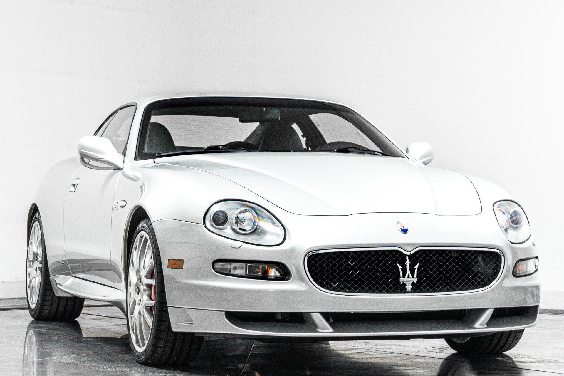 Used 2006 Maserati GranSport Coupe RWD image 3
