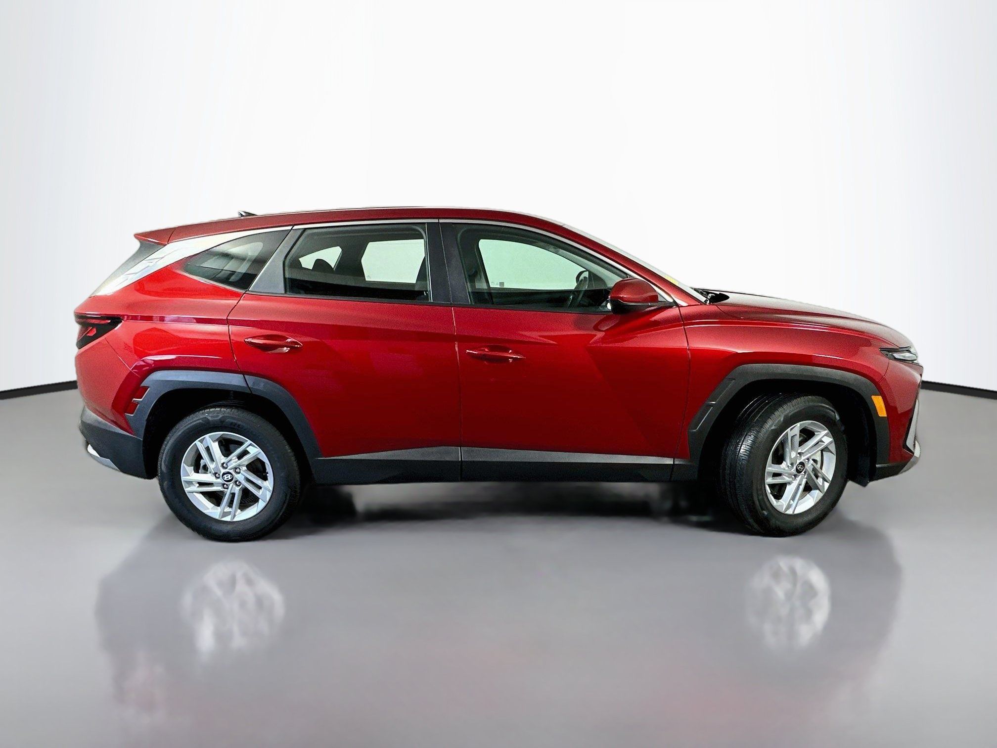Used 2025 Hyundai Tucson SE AWD/4WD image 8