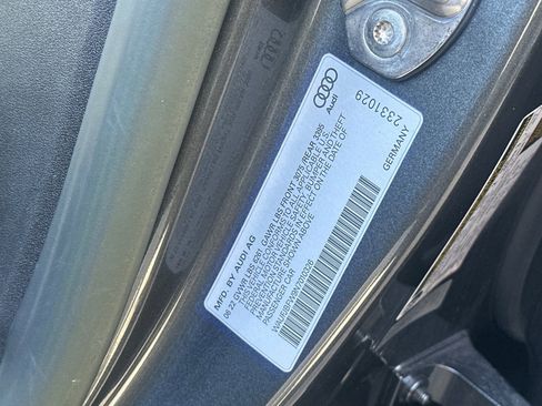 Used 2022 Audi e-tron GT Premium Plus image 38