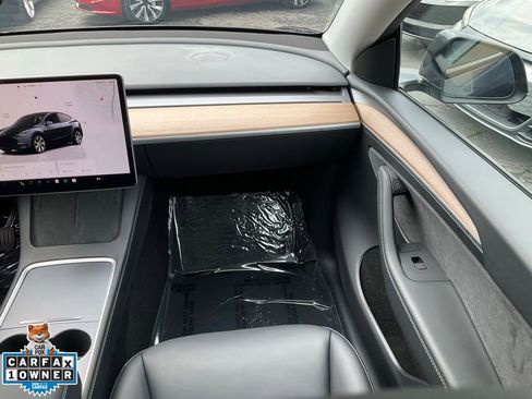 Used 2024 Tesla Model Y 2WD image 54