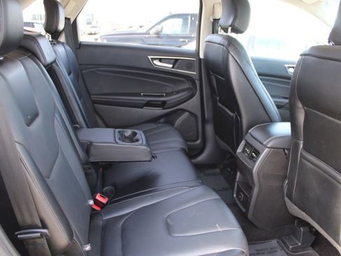 Used 2018 Ford Edge Titanium image 24