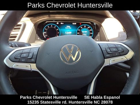 Used 2025 Volkswagen Atlas SEL Premium R-Line AWD/4WD image 9